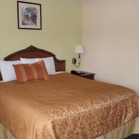 America'S Best Inn & Suites-Лейкленд Экстерьер фото