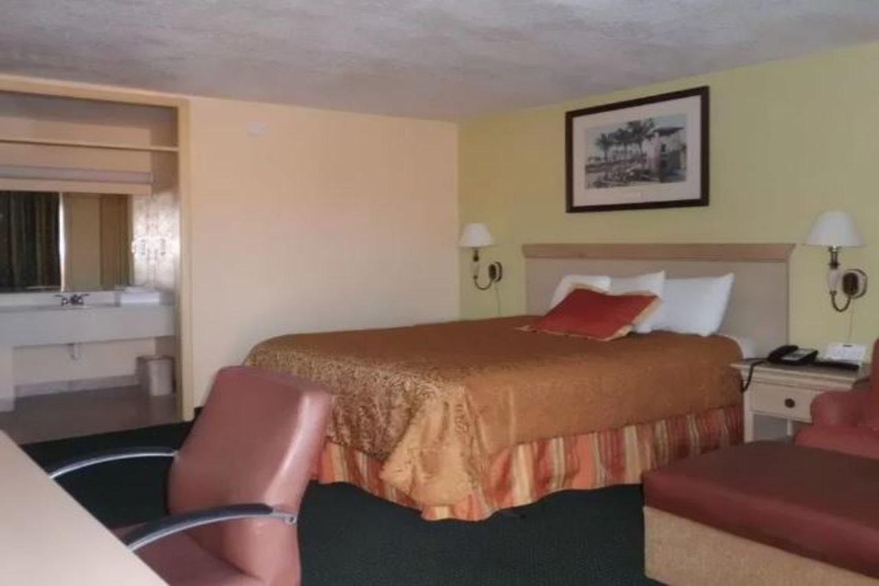 America'S Best Inn & Suites-Лейкленд Экстерьер фото